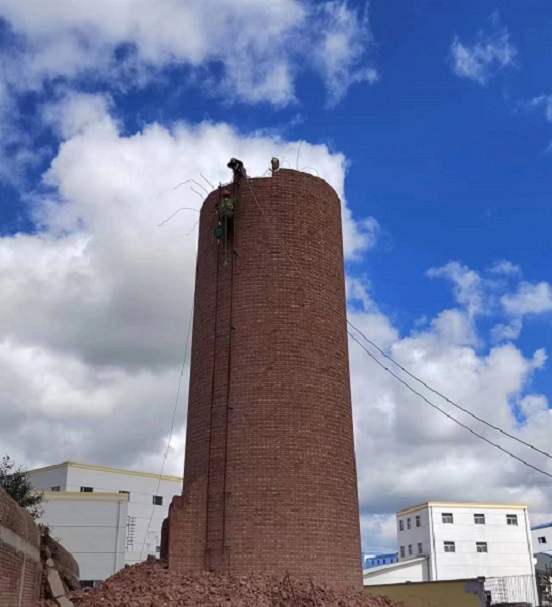 煙囪拆除公司:專業拆除廠家,確保您的安全與環保